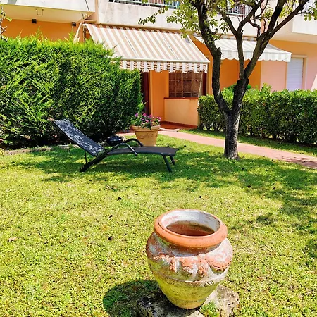 Pool, Private Garden And In The Center Daire Lido di Jesolo