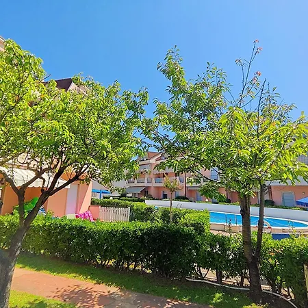 Daire Pool, Private Garden And In The Center *