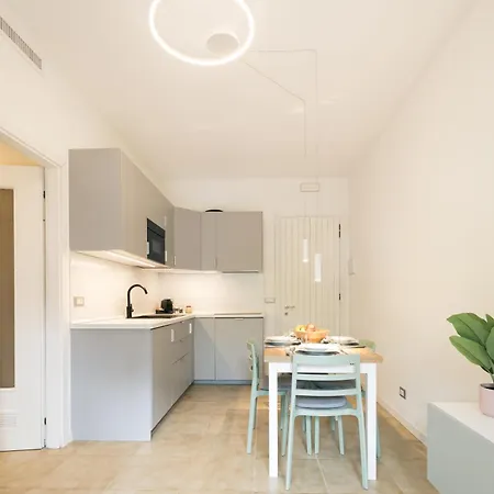 Pool, Private Garden And In The Center Daire *