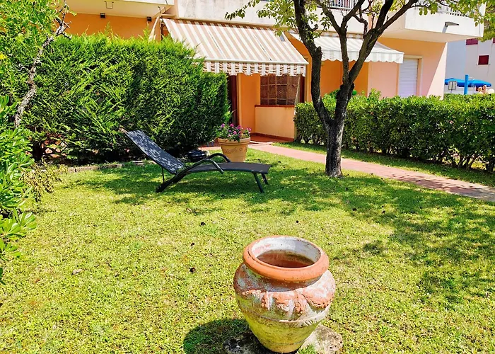 Pool, Private Garden And In The Center Апартаменты Лидо-ди-Езоло