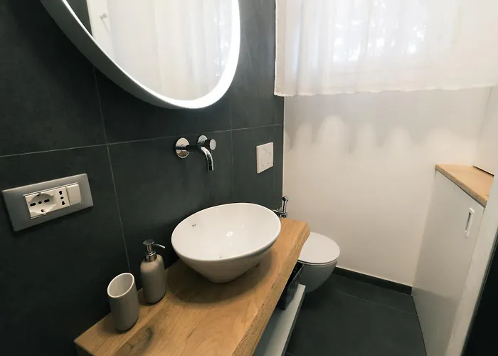 Pool, Private Garden And In The Center Апартаменты Лидо-ди-Езоло